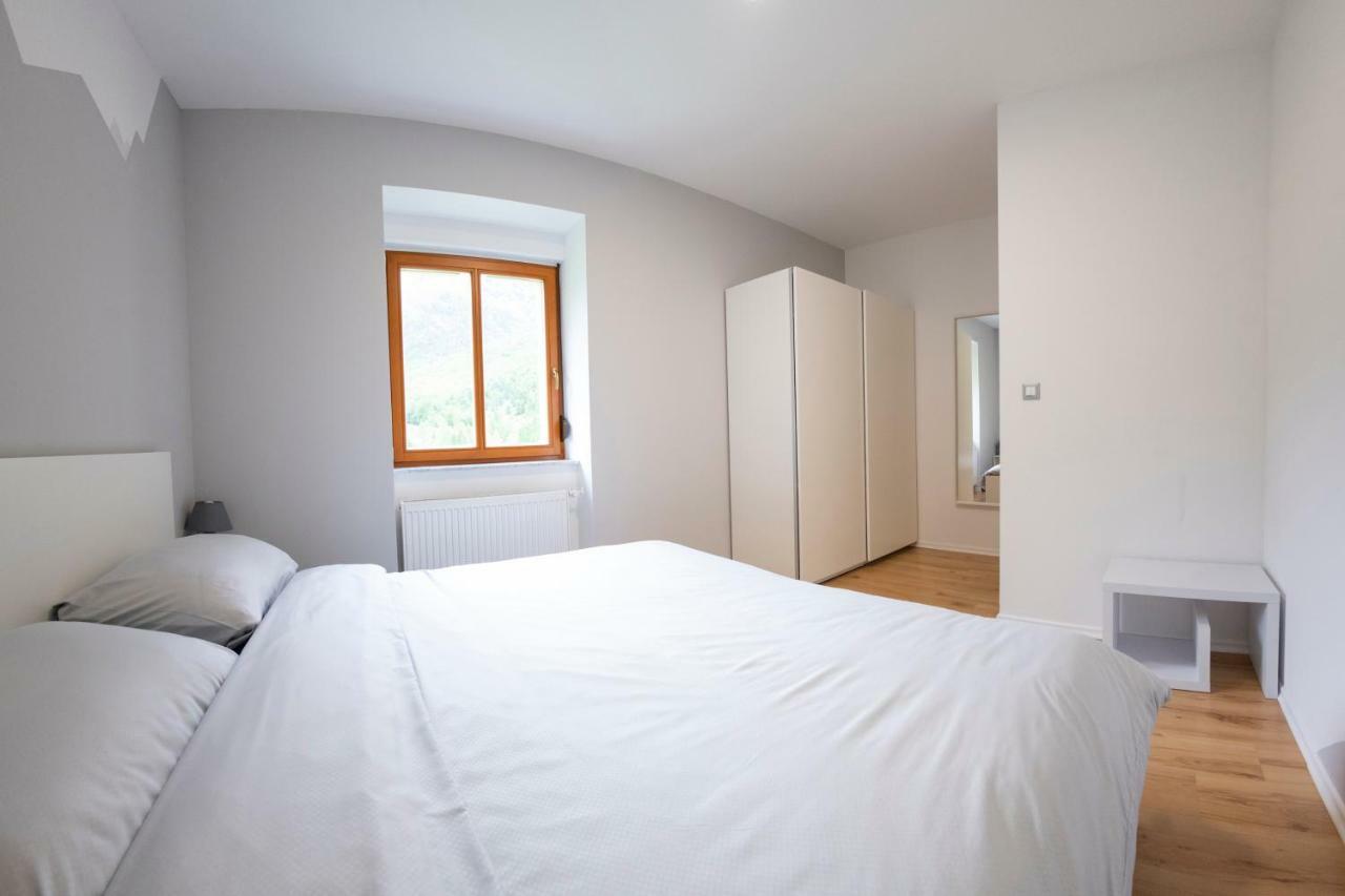 Hisa Urska Apartment Log pod Mangartom Ngoại thất bức ảnh
